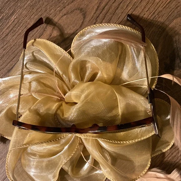 Foster Grant & Co. Ladies Sunglasses - Picture 3 of 8